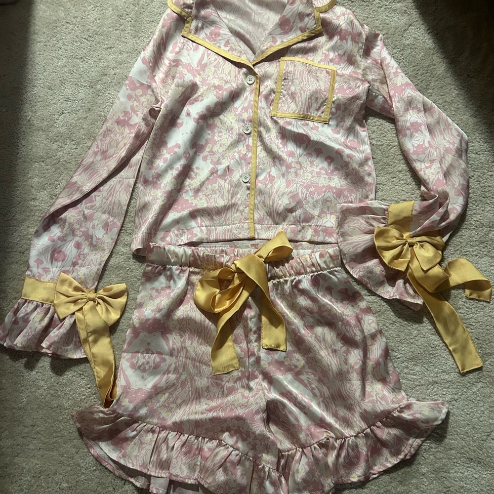 Source Unknown Pink and Yellow Pajama Set